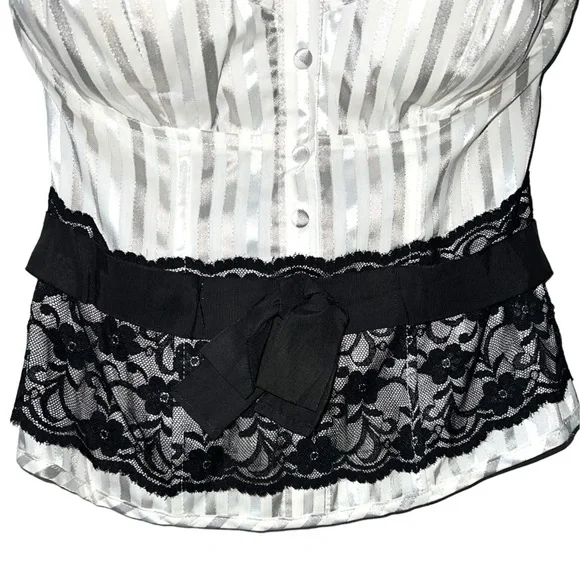 𝐂𝐎𝐓𝐓𝐎𝐍 𝐄𝐗𝐏𝐑𝐄𝐒𝐒 | WHITE AND SILVER STRIPED STRAPLESS METALLIC TOP - Picture 7 of 8